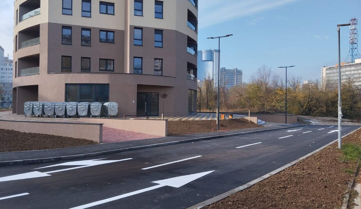 IMG-2bf7995c8d76db646a14217c4ea17976-V