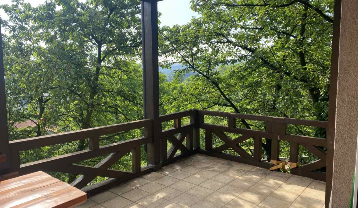 IMG-9c5c52c542e6508180cc376d714c8c99-V